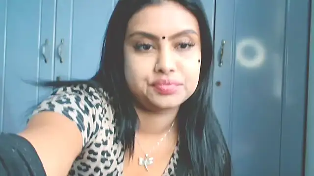 Indian GlowingMiax online show from 4, 10, 2025