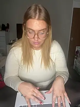 MysteriousMylaX online show from 17, 12, 2025