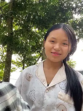 milo bae online show from 13, 4, 2026