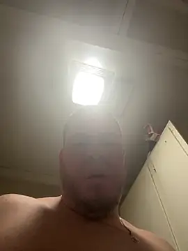 kev0n2389 online show from 28, 3, 2026