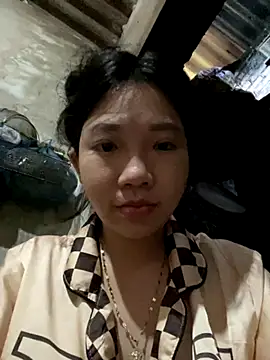 Snapshot of Miumieu chatting on 2, 10, 2025 Miumieu online show from 2, 10, 2025