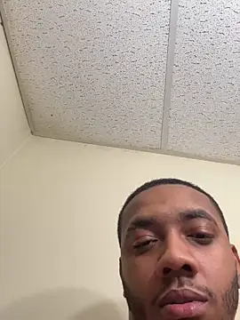 Kingstrokezxx online show from 4, 12, 2025