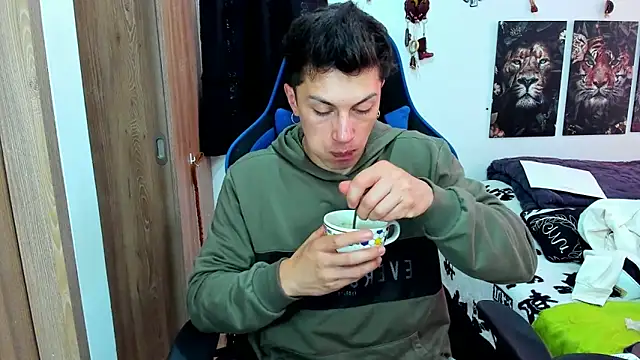 javiersexymann online show from 18, 2, 2025