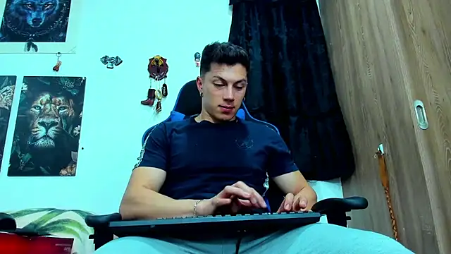 javiersexymann online show from 15, 3, 2025