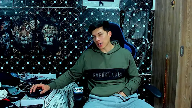 javiersexymann online show from 12, 3, 2026