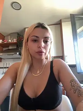 NoeliaGarcia17 online show from 1, 10, 2025