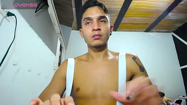 Angel latinboy online show from 4, 3, 2025