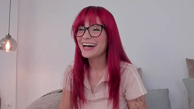 mae lyra online show from 11, 7, 2026