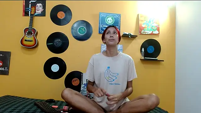 skinnyverus18 online show from 19, 11, 2025