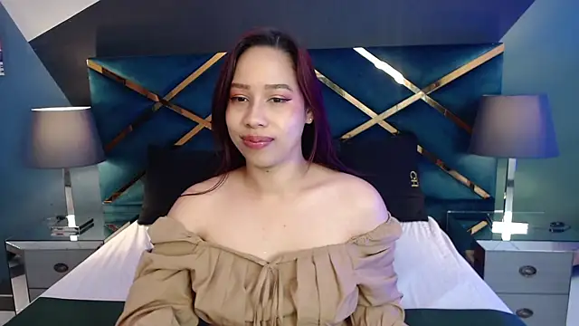 Luciegh  online show from 17, 9, 2025