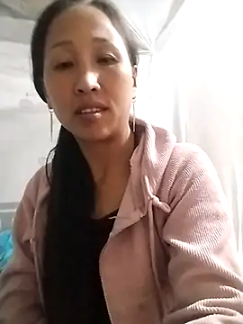 cute love00 online show from 23, 10, 2025