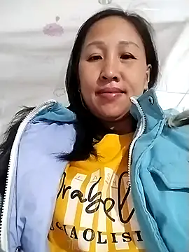 cute love00 online show from 3, 2, 2026