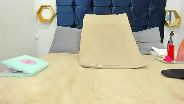 candy big tits18 online show from 25, 9, 2025