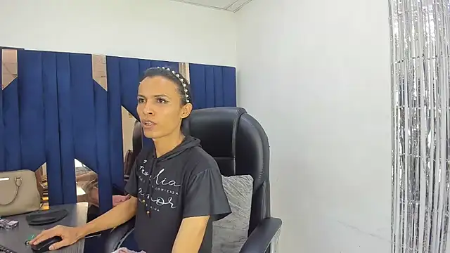 Aisha hotts777 online show from 24, 5, 2026
