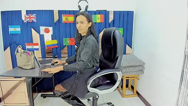 Aisha hotts777 online show from 29, 6, 2026