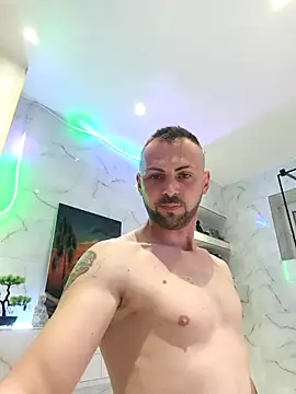 papichulo0099 online show from 4, 4, 2026