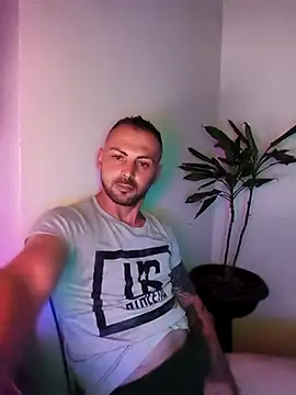 papichulo0099 online show from 5, 4, 2026