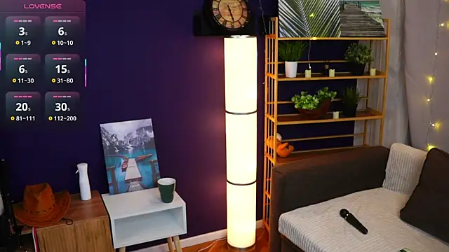 Snapshot of SuzanneHowse chatting on 23, 2, 2026 SuzanneHowse online show from 23, 2, 2026