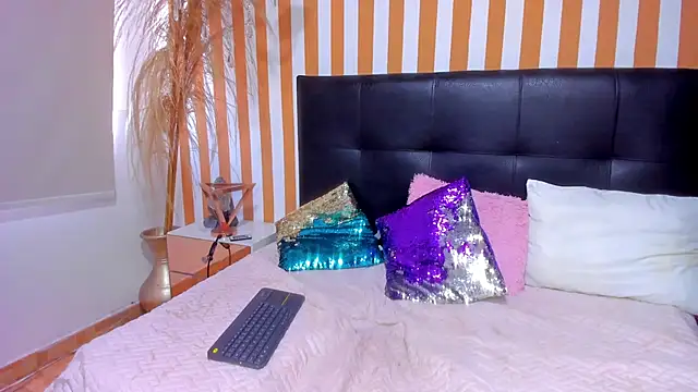 LunaToledo online show from 8, 11, 2025