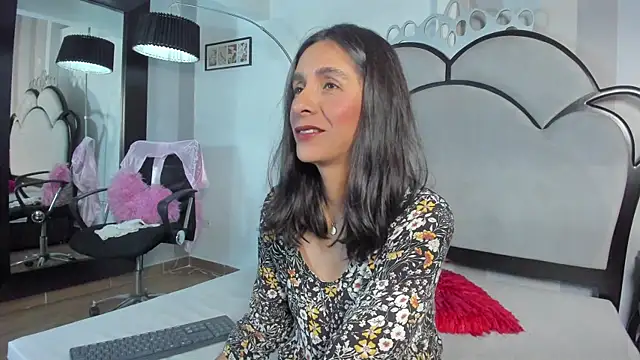 MiaAmore  online show from 6, 6, 2026