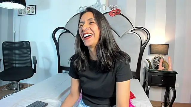 MiaAmore  online show from 4, 7, 2026