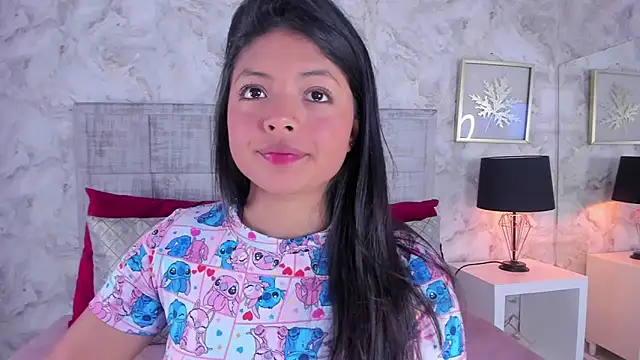 Snapshot of ashleythompson2025 chatting on 4, 2, 2026 ashleythompson2025 online show from 4, 2, 2026