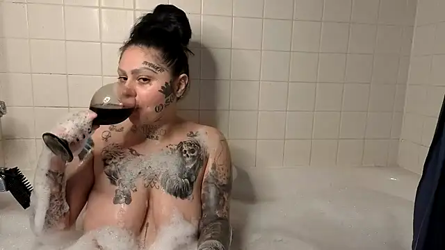 chicanachic13 online show from 2, 11, 2025