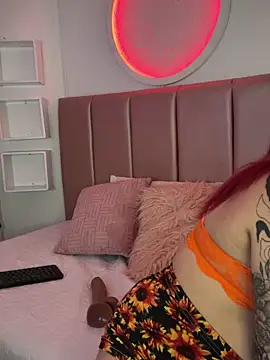 evaa jones1 online show from 18, 9, 2025