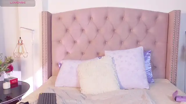 Snapshot of vintoria_cherry chatting on 24, 6, 2026 vintoria cherry online show from 24, 6, 2026