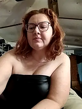 XEmoxkittyx online show from 21, 2, 2026