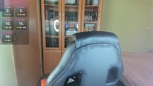 MiaLores online show from 12, 4, 2026