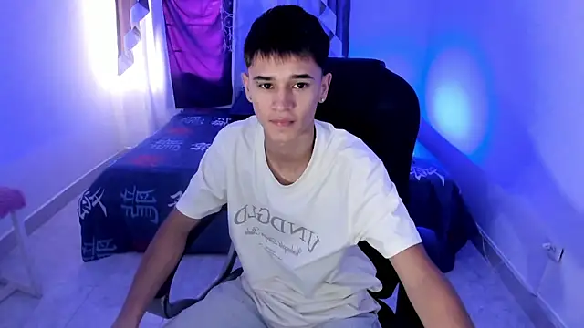 Aron Boyy online show from 3, 10, 2025