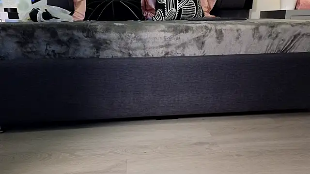 Calipso Parisi online show from 6, 11, 2025