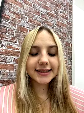 Sky Cutie online show from 9, 9, 2025