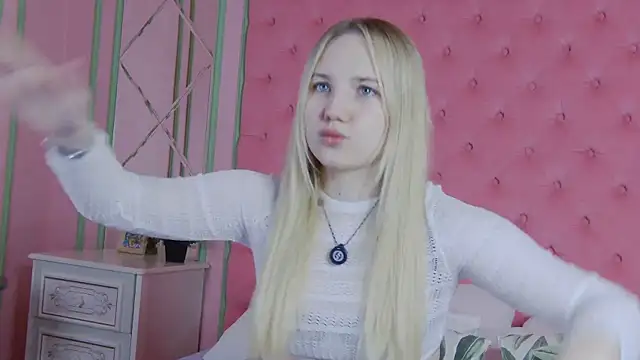 Sky Cutie online show from 18, 3, 2026