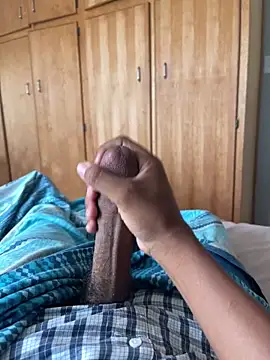 Snapshot of CreamyOff45 chatting on 17, 12, 2025 CreamyOff45 online show from 17, 12, 2025