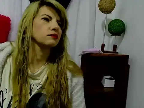 katioska25 online show from 17, 10, 2025