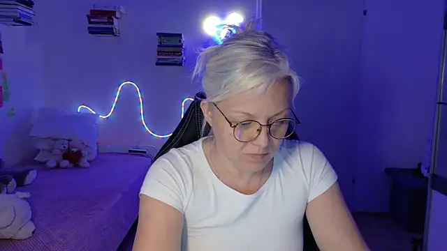 Linsy Kim online show from 17, 4, 2026