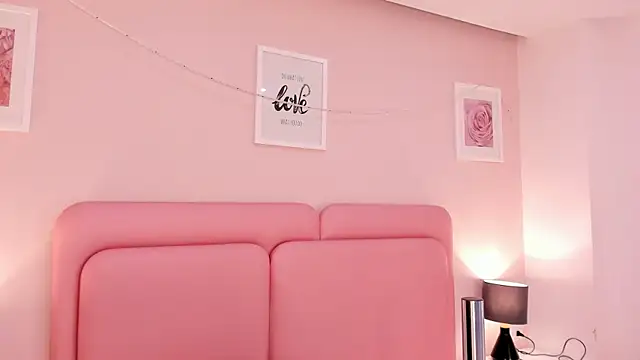 mia yeager online show from 14, 9, 2025