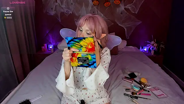 Hina Smith online show from 31, 10, 2025