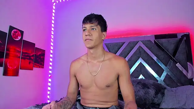 Snapshot of Robertmiller21 chatting on 25, 9, 2025 Robertmiller21 online show from 25, 9, 2025