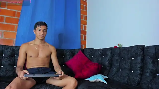 Snapshot of Robertmiller21 chatting on 25, 10, 2025 Robertmiller21 online show from 25, 10, 2025