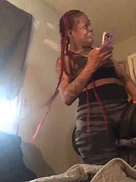 Snapshot of Tishrella6 chatting on 2, 12, 2025 Tishrella6 online show from 2, 12, 2025