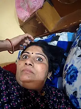 Snapshot of Rakhi99x chatting on 8, 4, 2026 Rakhi99x online show from 8, 4, 2026