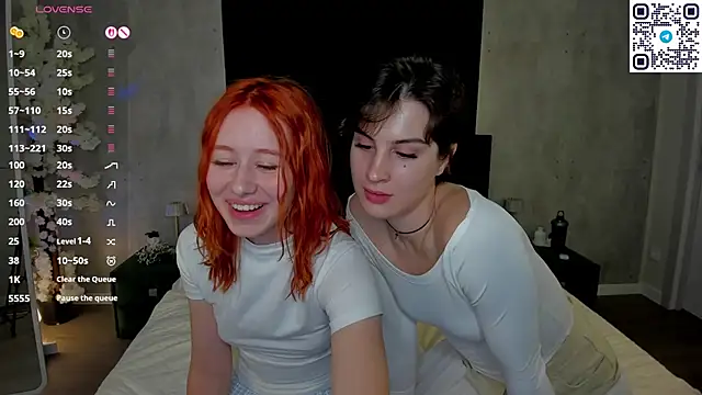 Adeline Perle online show from 28, 9, 2025