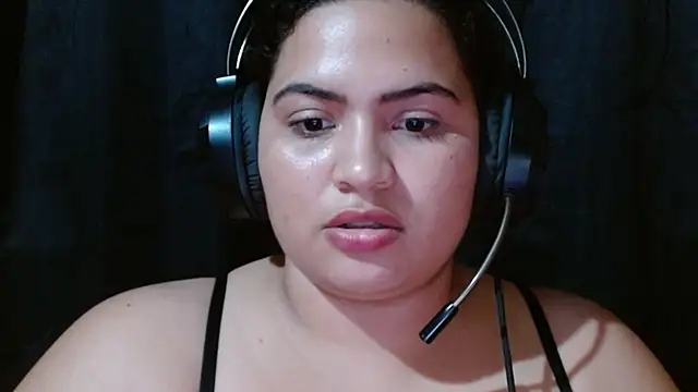 coco curvy online show from 17, 4, 2026