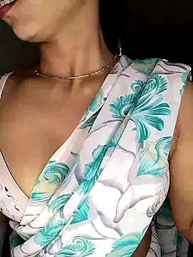 Snapshot of Savita2310 chatting on 16, 11, 2025 Savita2310 online show from 16, 11, 2025