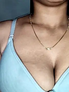 Snapshot of Savita2310 chatting on 28, 11, 2025 Savita2310 online show from 28, 11, 2025