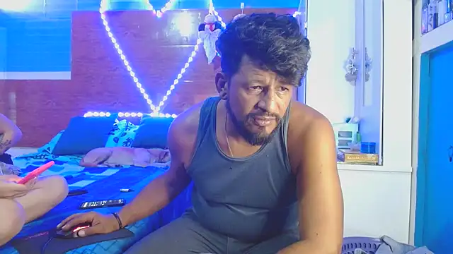 dulcelatin21 online show from 15, 1, 2026