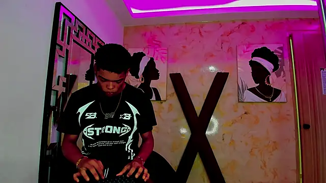 PRETTY FEM online show from 4, 2, 2026